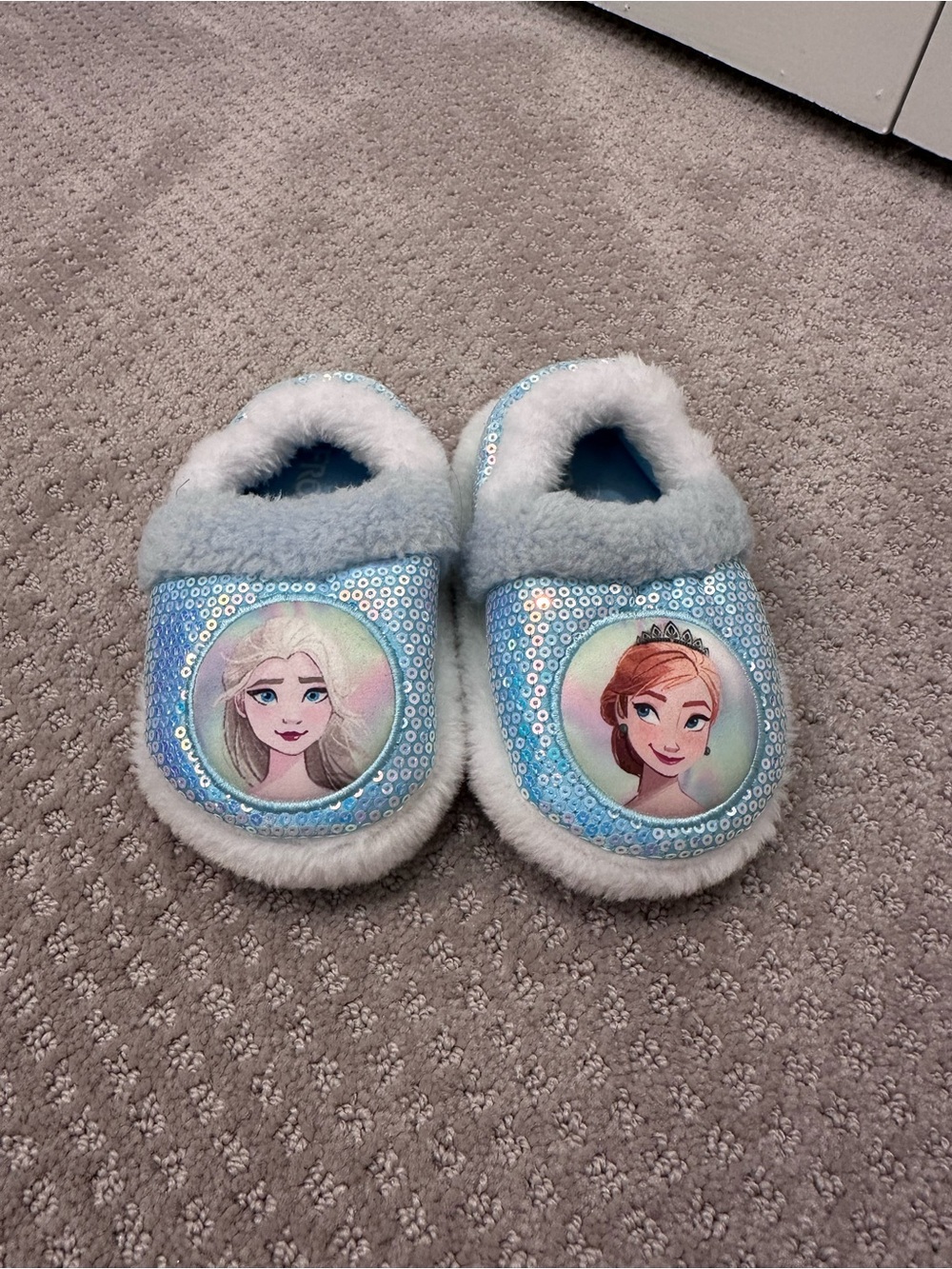 Disney Frozen 2 Blue Sequin Plush Slippers, Pre-Owned, Size 7/8